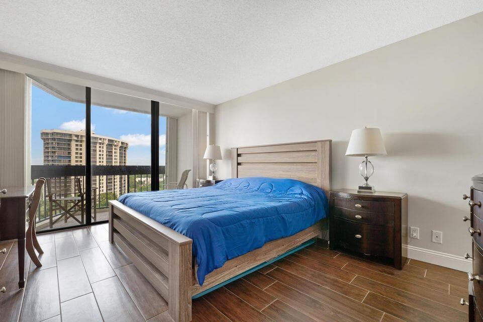 2400 Presidential Way 1206, West Palm Beach, FL 33401 13