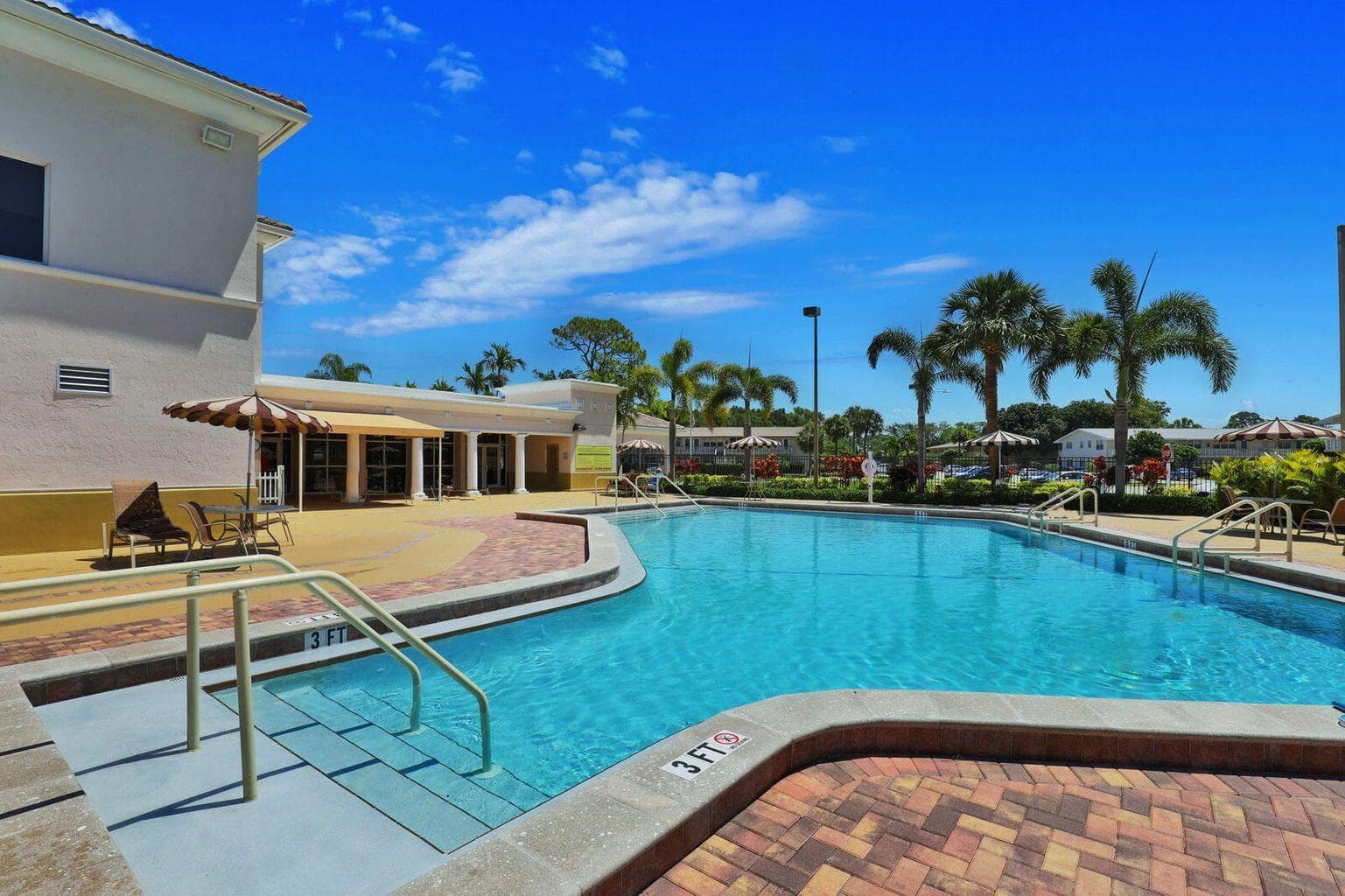 215 Sheffield I, West Palm Beach, FL 33417 16