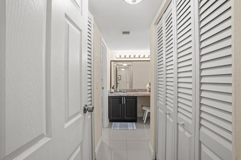 3675 N Country Club Drive 2401, Aventura, FL 33180 9