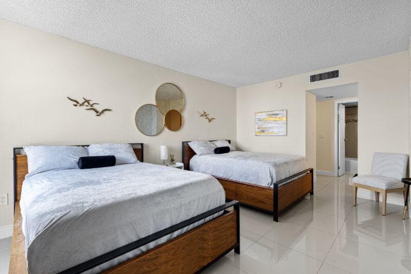 3675 N Country Club Drive 2401, Aventura, FL 33180 12