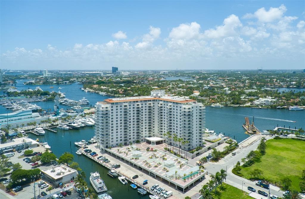 1 Las Olas Circle 313, Fort Lauderdale, FL 33316 44
