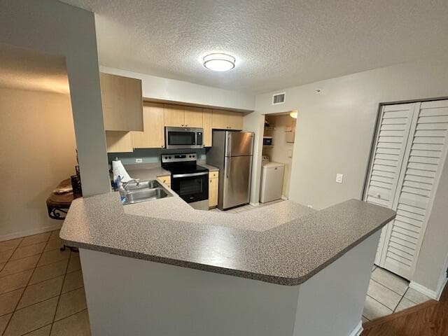 402 Villa Circle 402, Boynton Beach, FL 33435 18