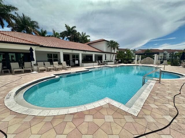402 Villa Circle 402, Boynton Beach, FL 33435 32