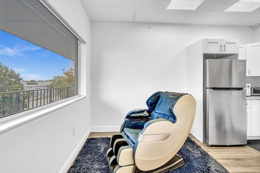 1150 SW 10th Avenue, Pompano Beach, FL 33069 53