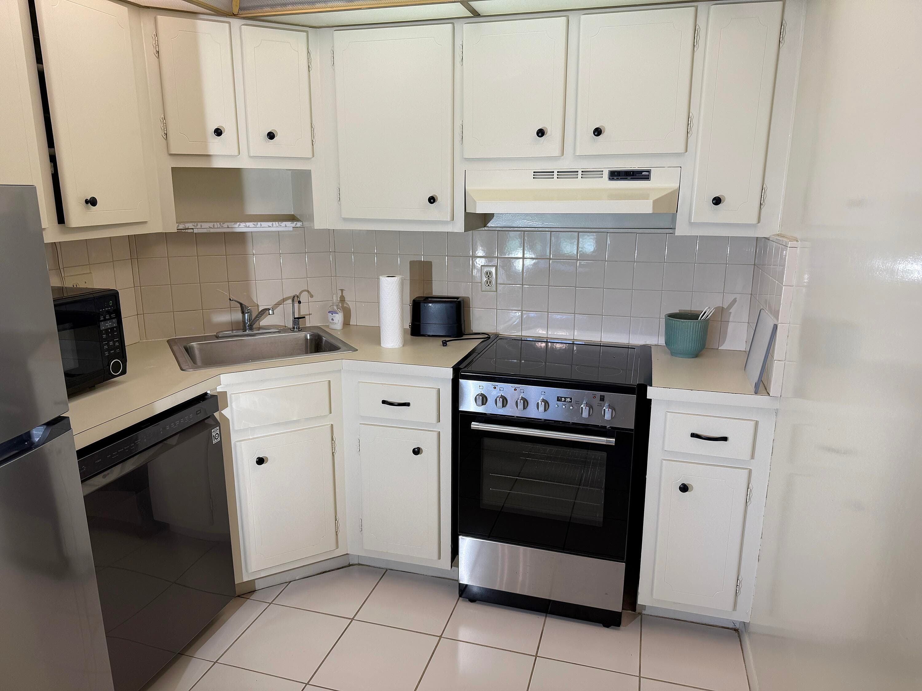 5208 NE 24th Terrace F106, Fort Lauderdale, FL 33308 7