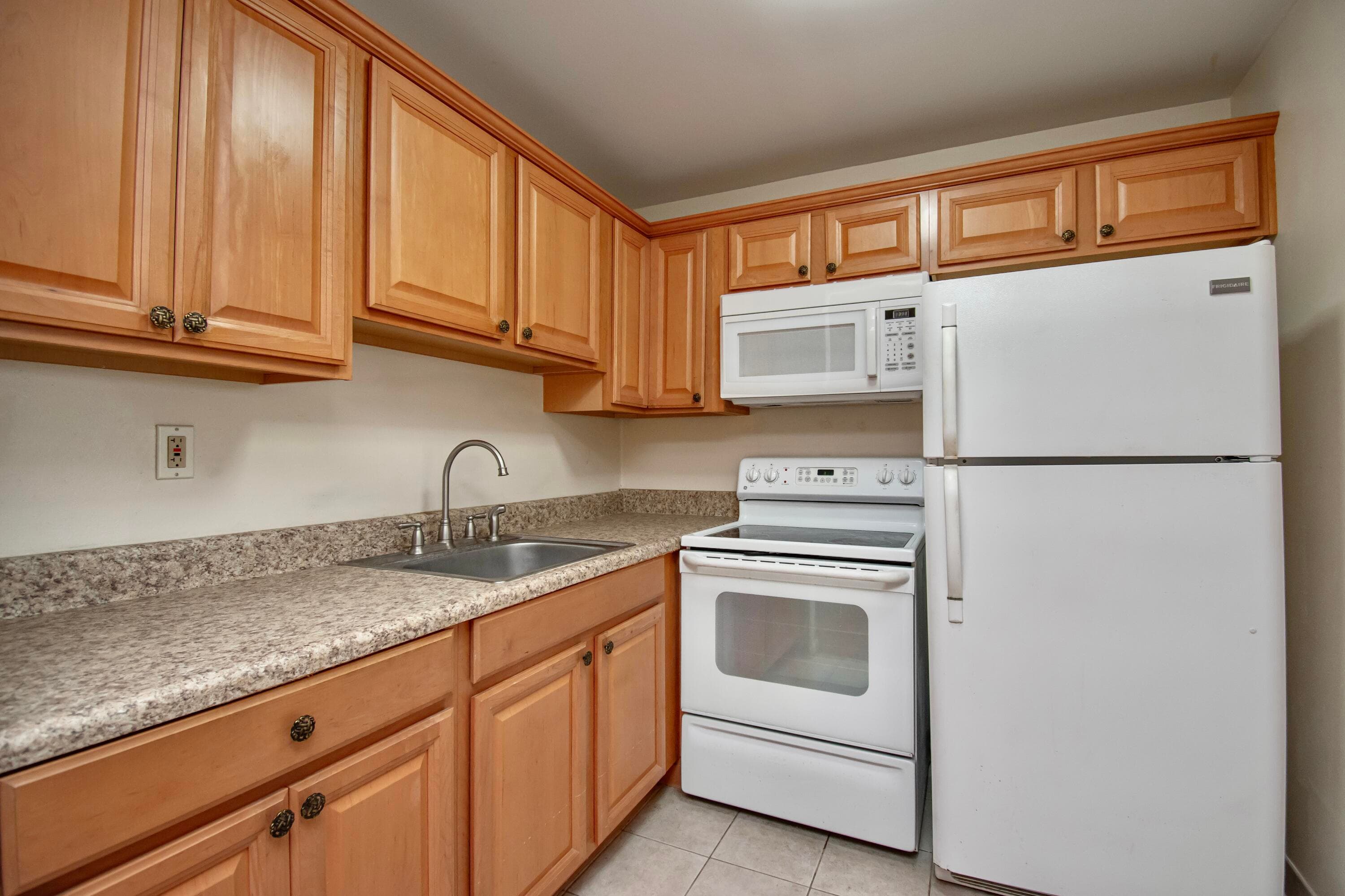 197 Andover H, West Palm Beach, FL 33417 3