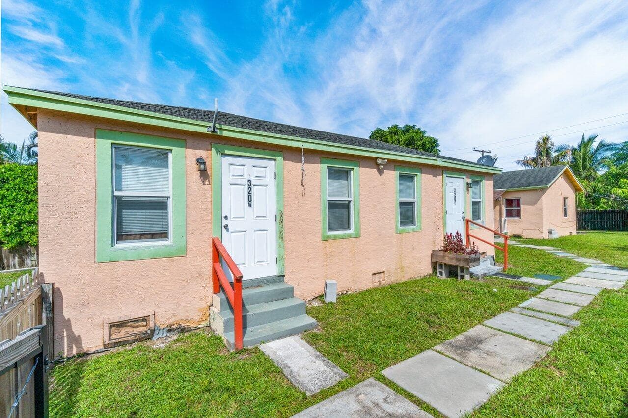 320 Swain Boulevard, Greenacres, FL 33463