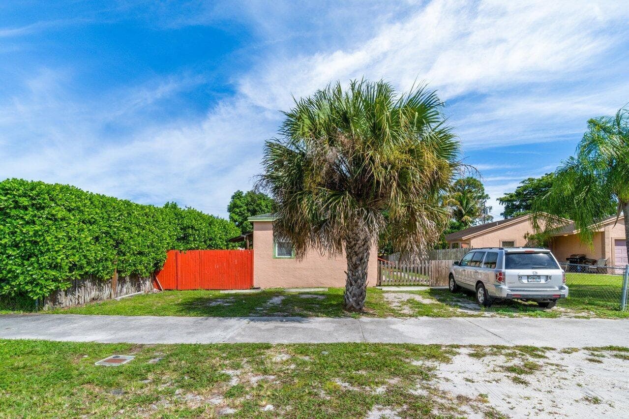 320 Swain Boulevard, Greenacres, FL 33463 6