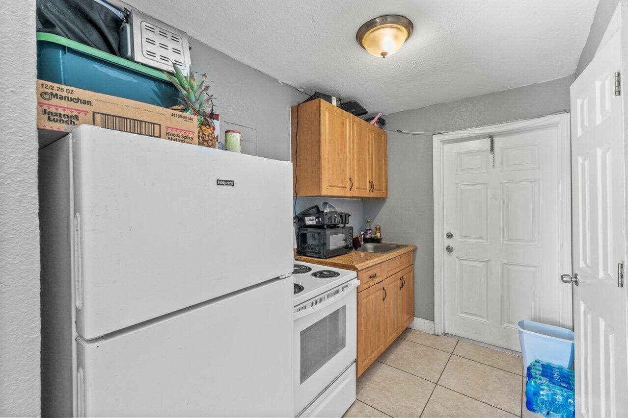 320 Swain Boulevard, Greenacres, FL 33463 12