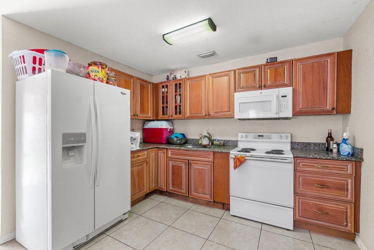 320 Swain Boulevard, Greenacres, FL 33463 24