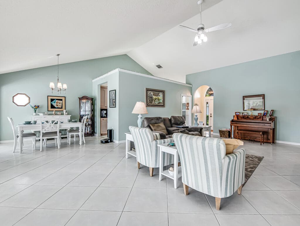 2390 Saratoga Bay Drive, West Palm Beach, FL 33409 9