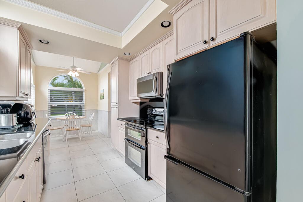 2390 Saratoga Bay Drive, West Palm Beach, FL 33409 17