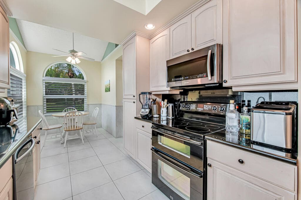 2390 Saratoga Bay Drive, West Palm Beach, FL 33409 18