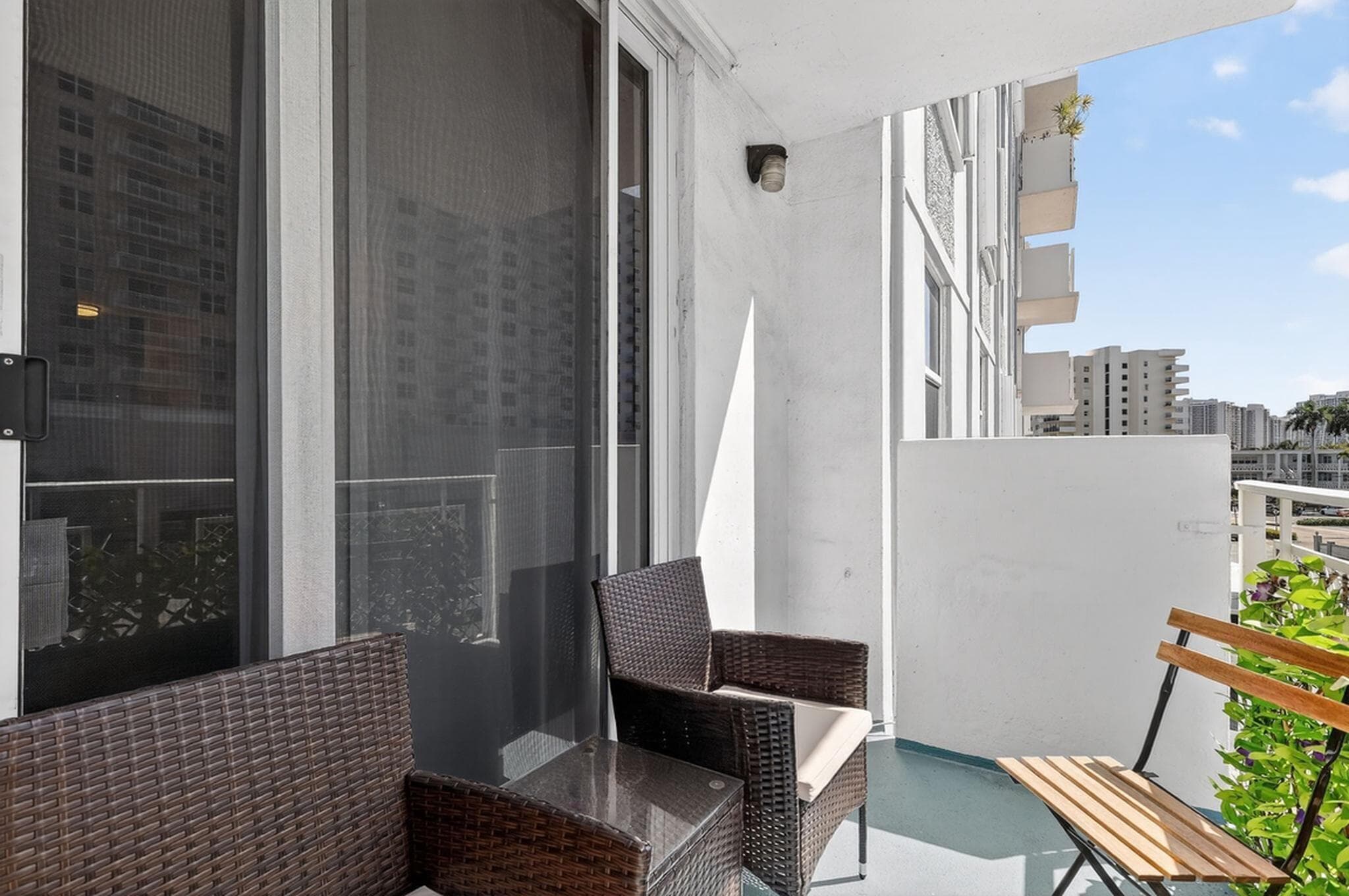430 Golden Isles Drive 301, Hallandale Beach, FL 33009 13