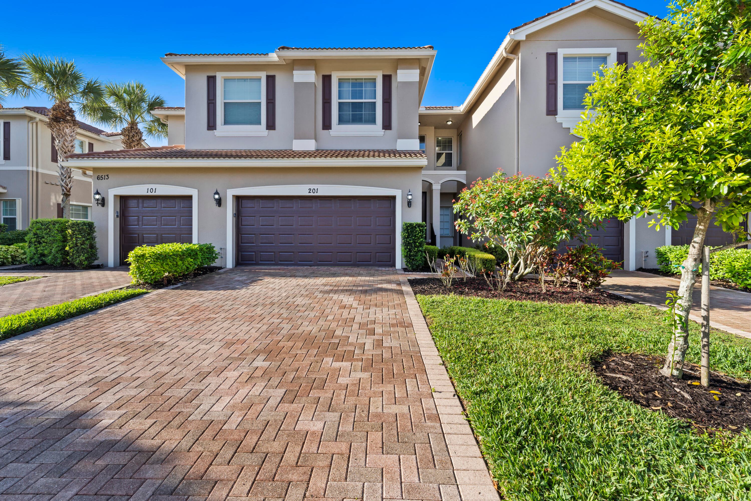 6513 Monterey Point 201, Naples, FL 34105