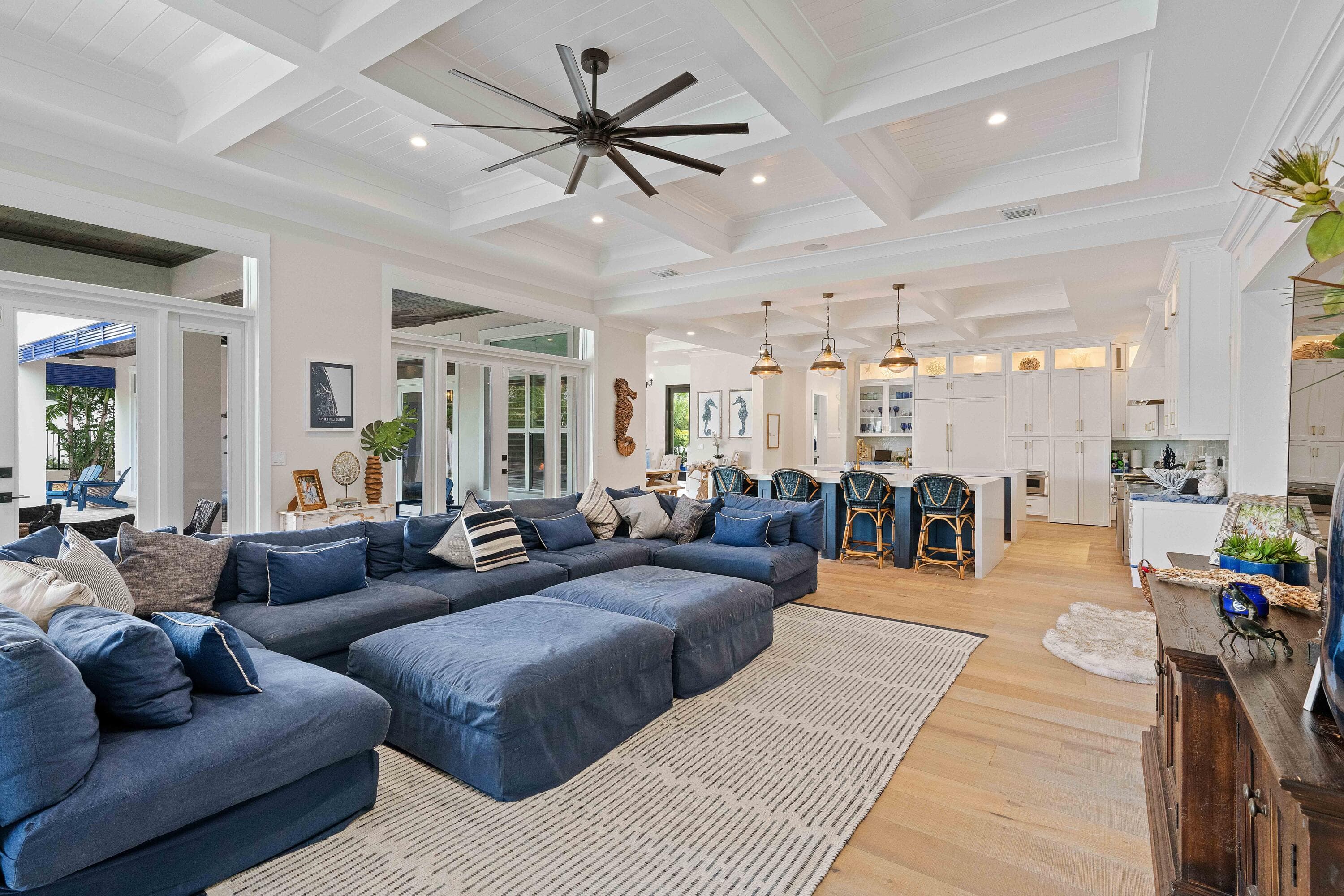 261 Old Jupiter Beach Road, Jupiter, FL 33477 11