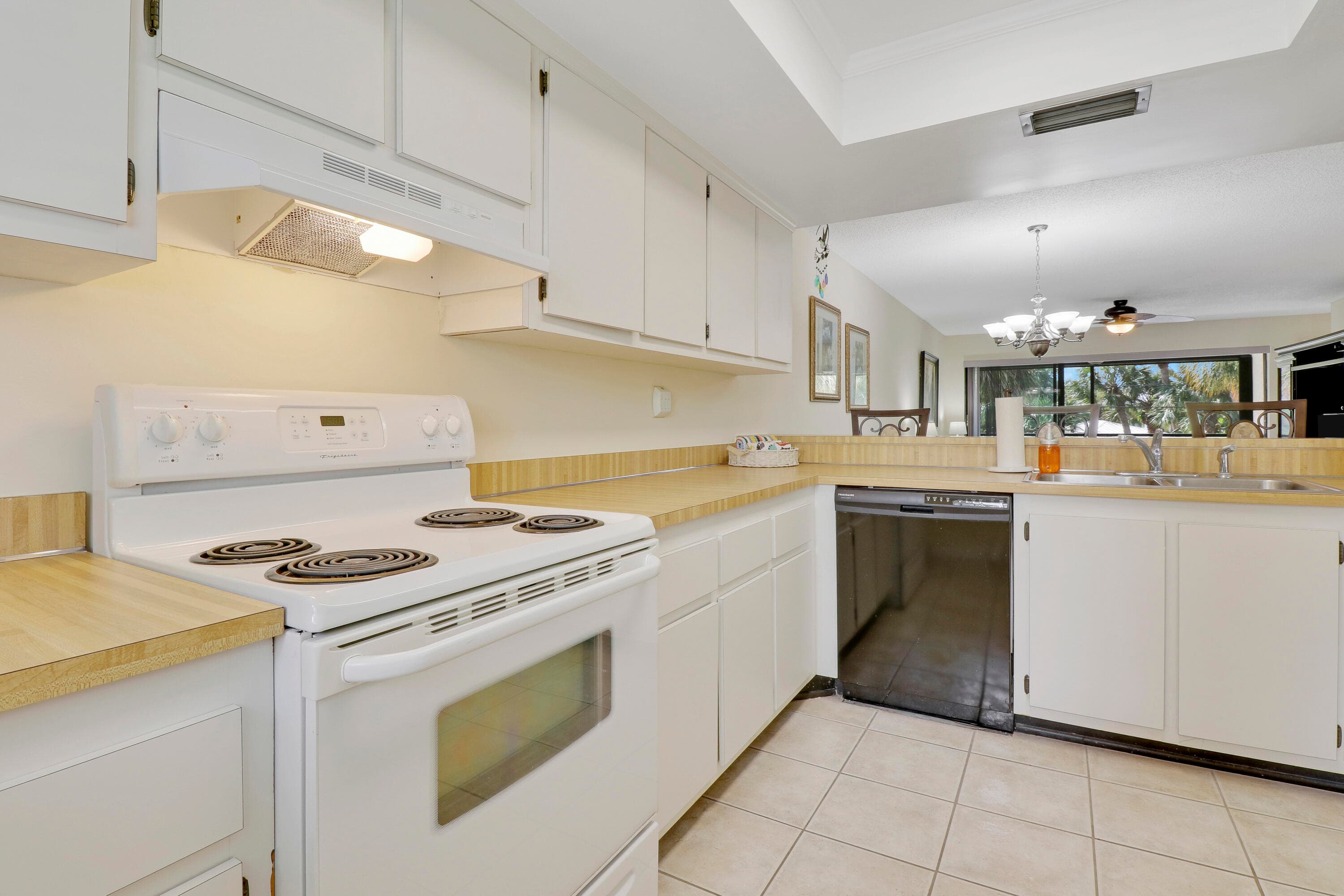 1600 NE Dixie Highway 10-203, Jensen Beach, FL 34957 9
