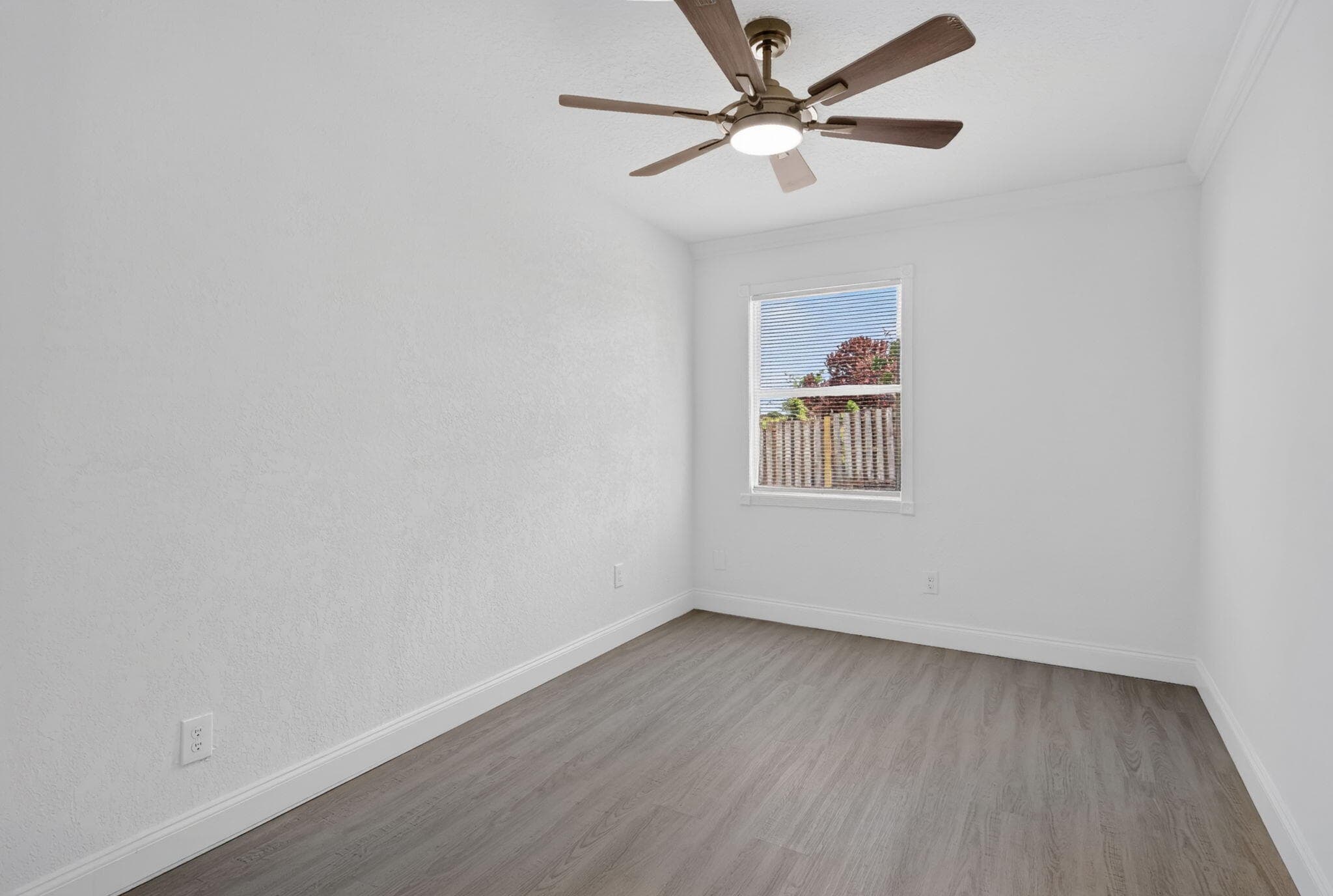 124 SE Eyerly Avenue, Port St. Lucie, FL 34983 23