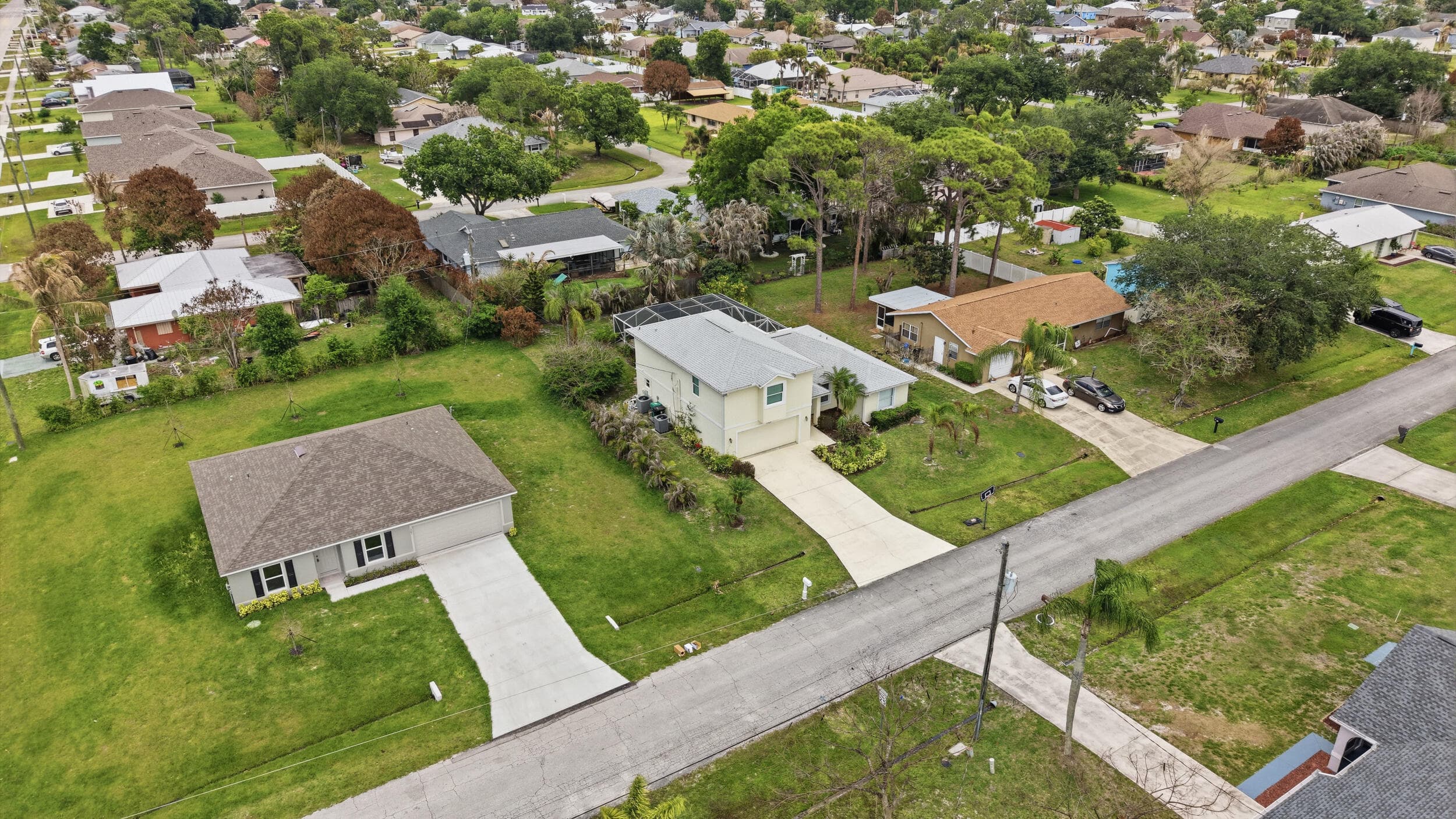 1707 SE Manth Lane, Port St. Lucie, FL 34983 32