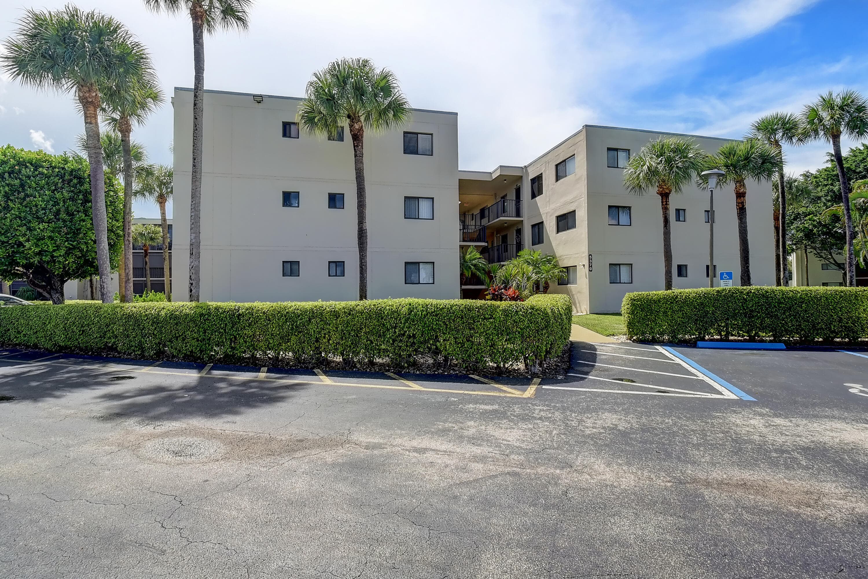5370 Las Verdes Circle 324, Delray Beach, FL 33484 3