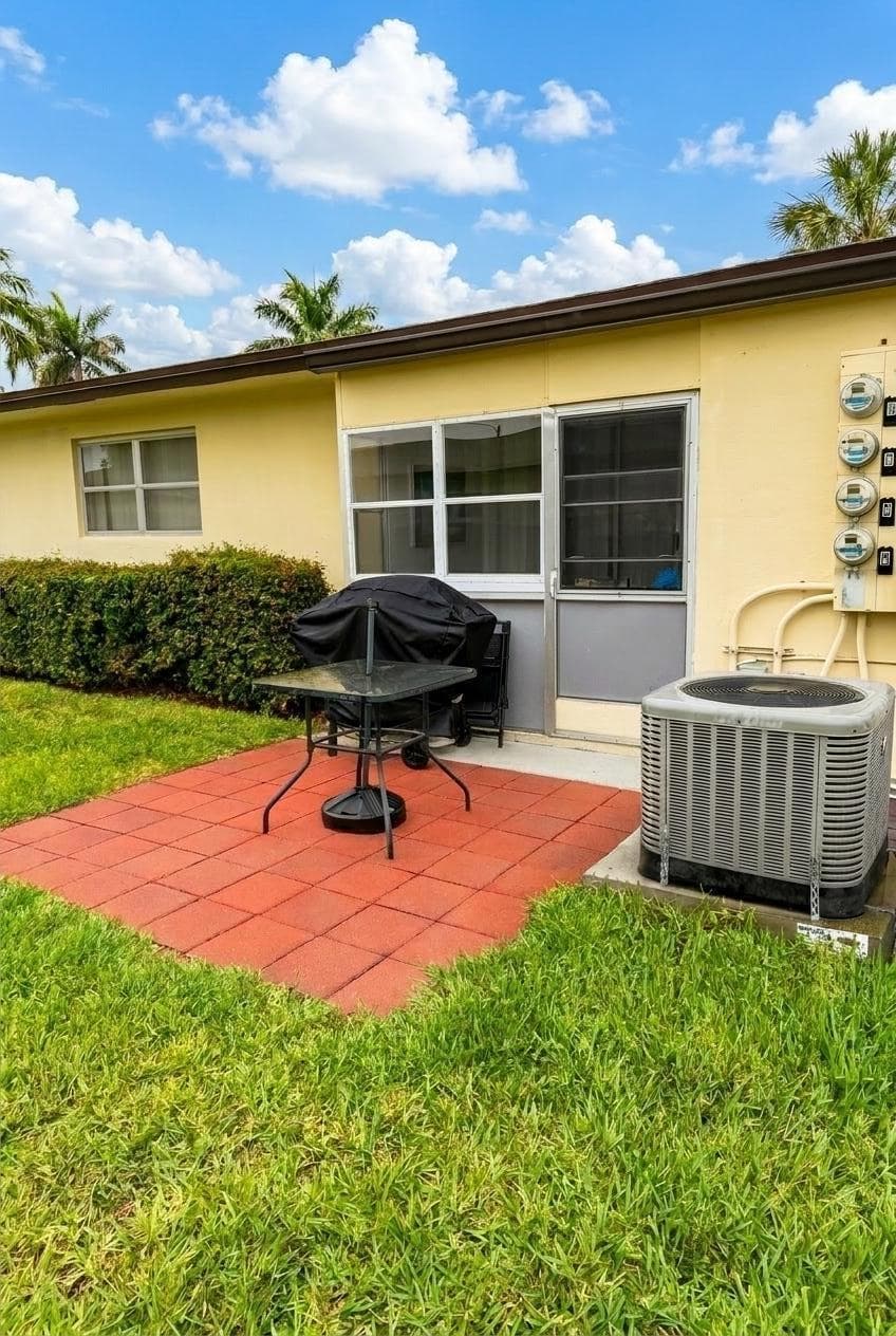 2898 Ashley Dr Drive E C, West Palm Beach, FL 33415 16