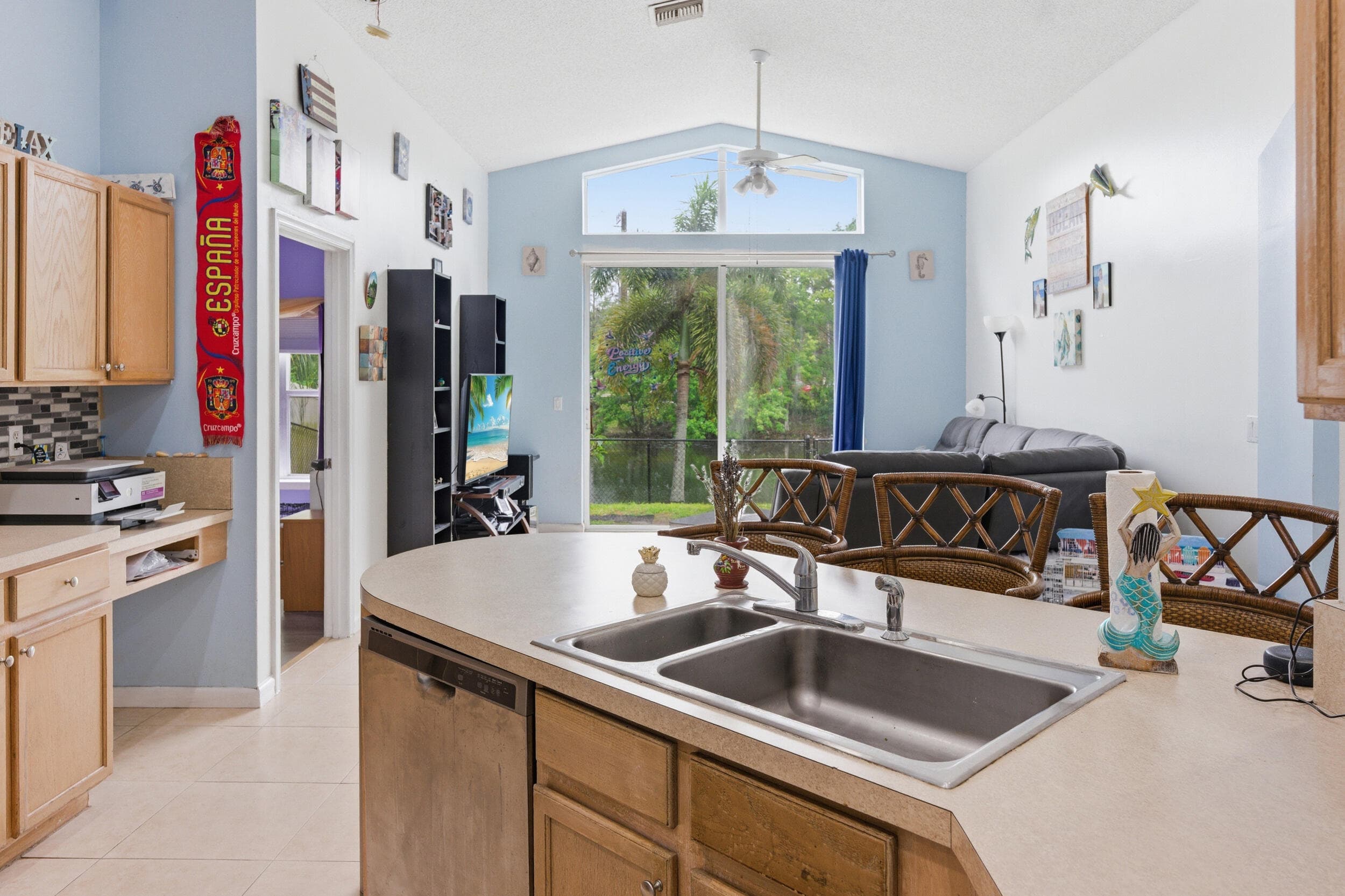 1724 Sawgrass Circle, Greenacres, FL 33413 2