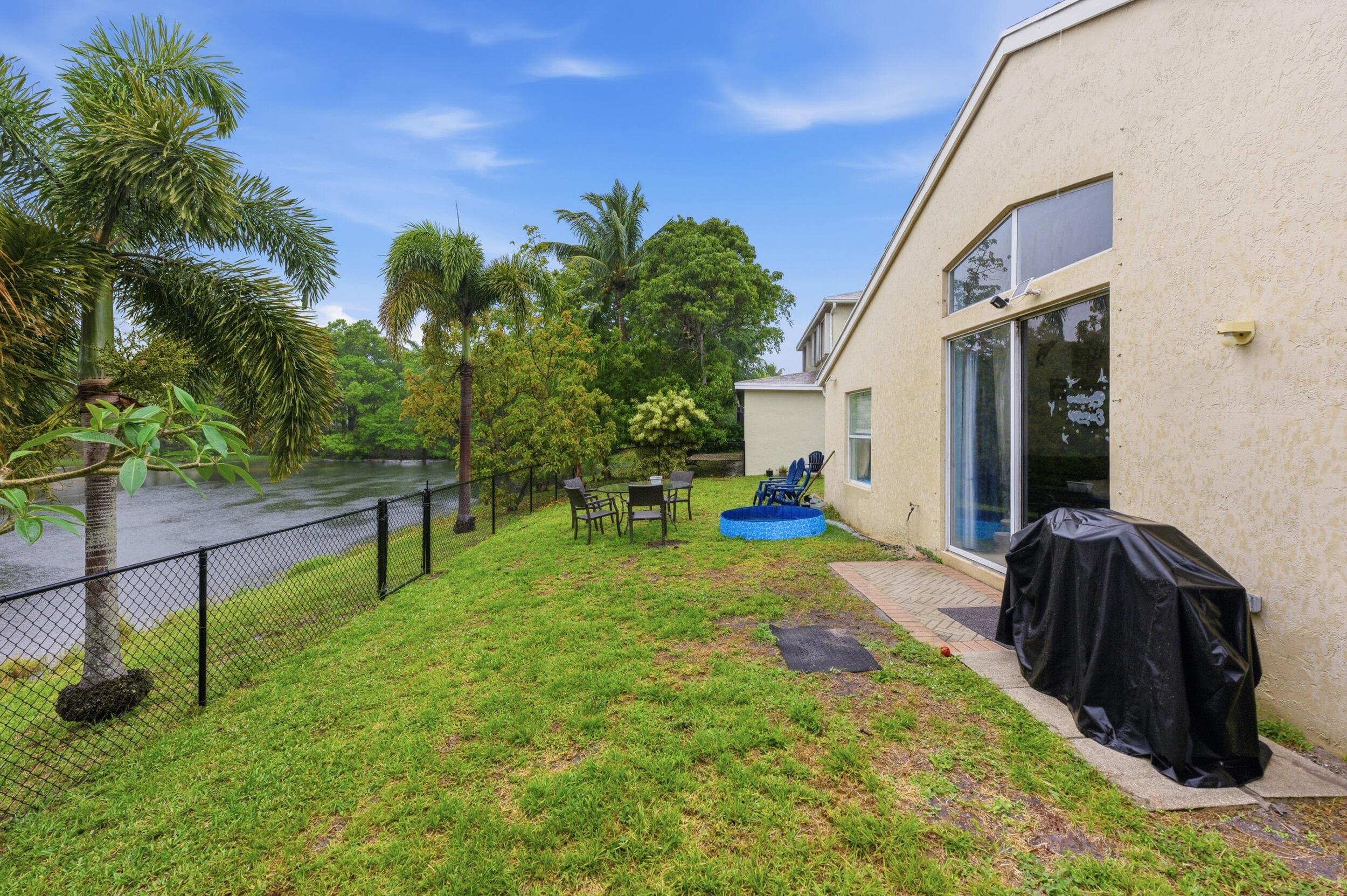 1724 Sawgrass Circle, Greenacres, FL 33413 24