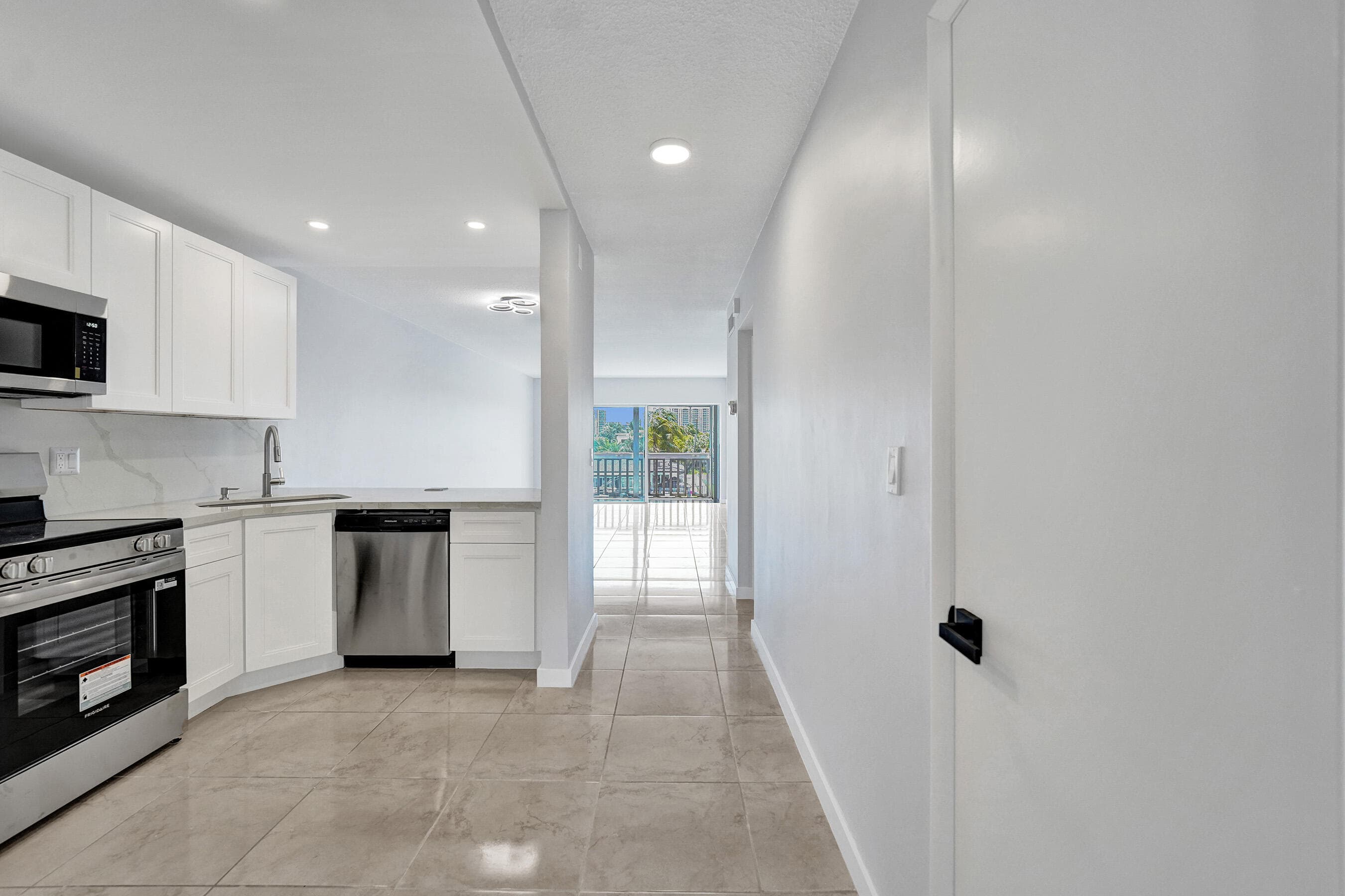 455 Paradise Isle Boulevard 305, Hallandale Beach, FL 33009 6