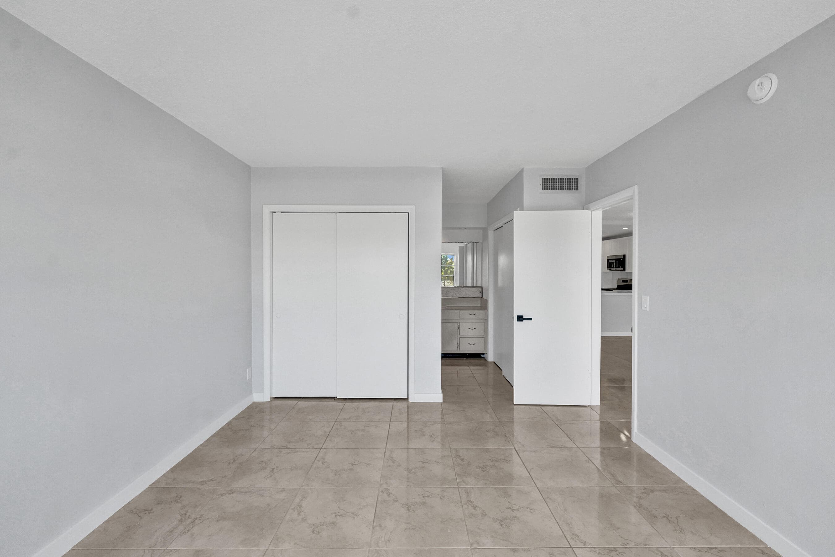 455 Paradise Isle Boulevard 305, Hallandale Beach, FL 33009 18