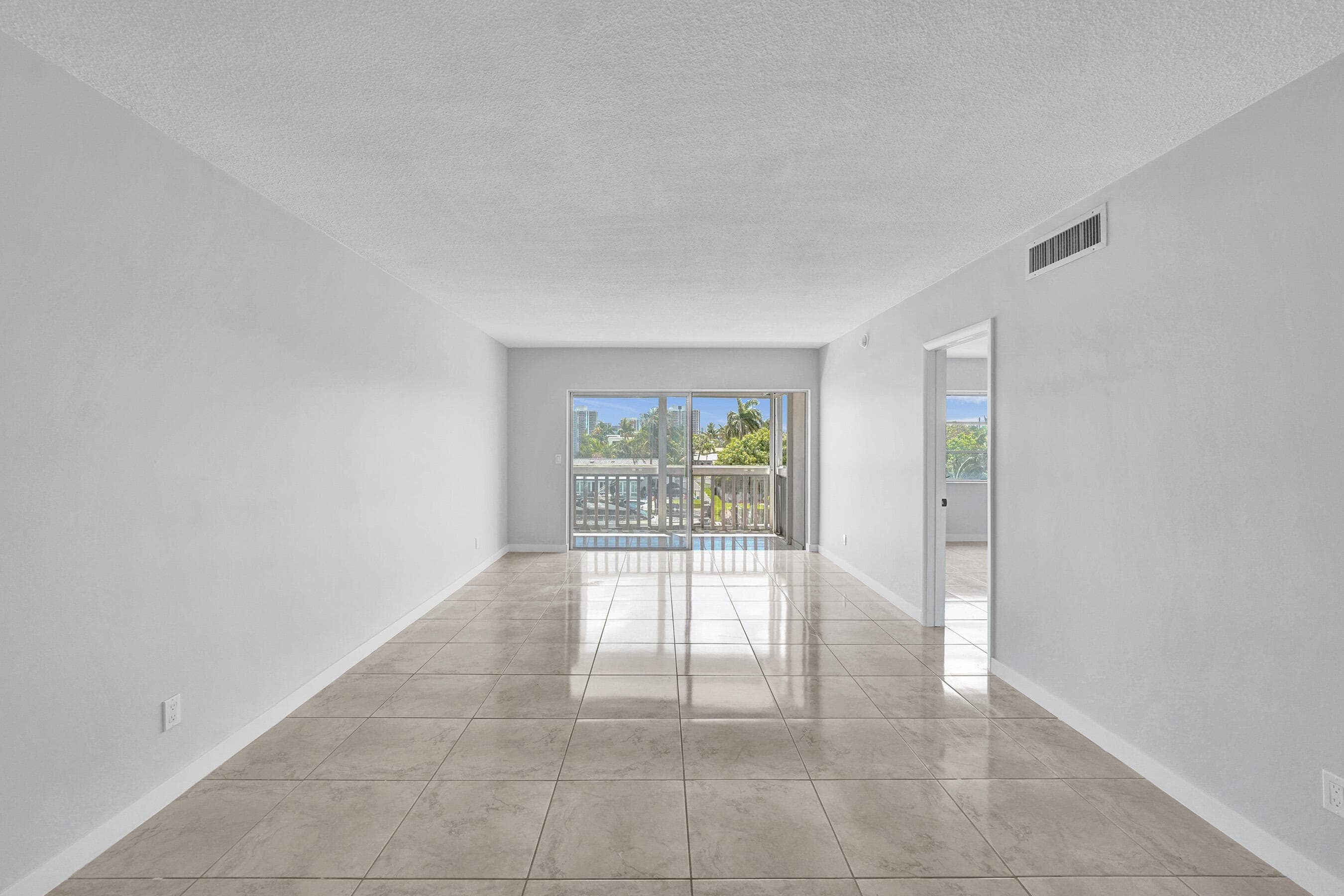 455 Paradise Isle Boulevard 305, Hallandale Beach, FL 33009 15