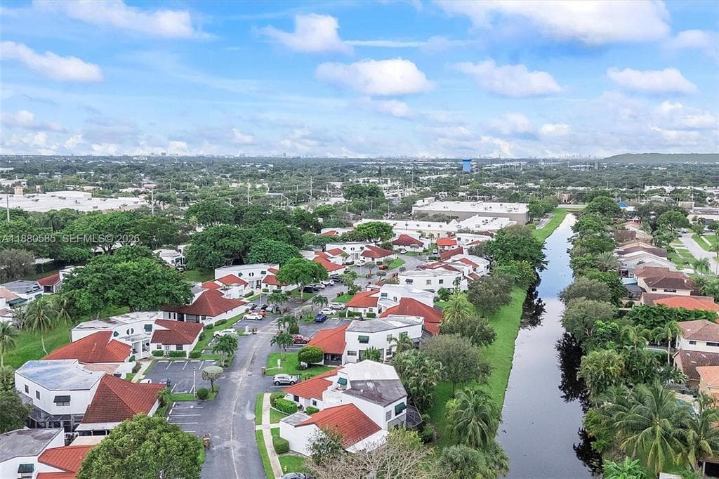 385 NW 36th Avenue, Deerfield Beach, FL 33442 40