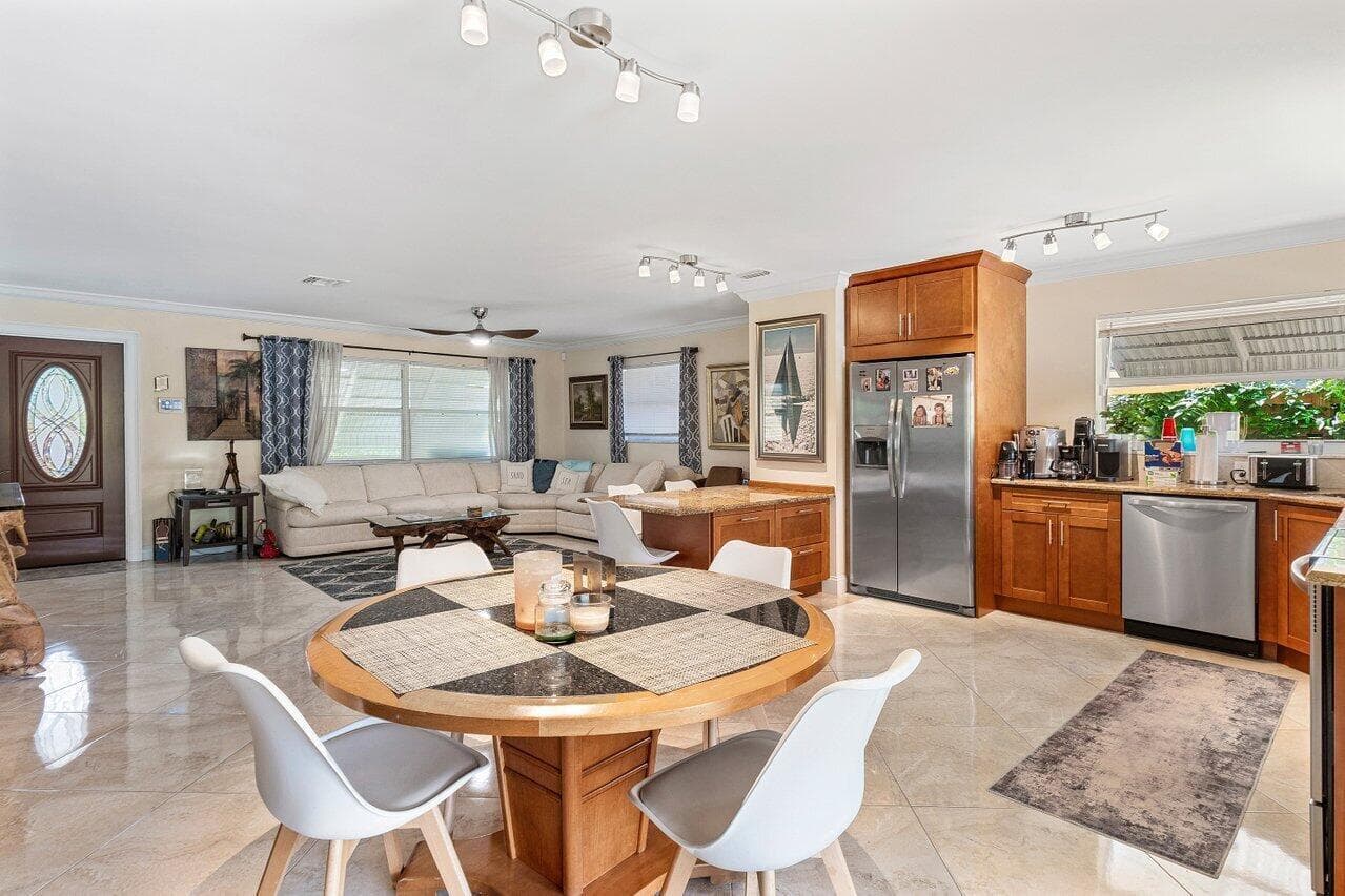 1650 NE 3rd Avenue, Delray Beach, FL 33444 6