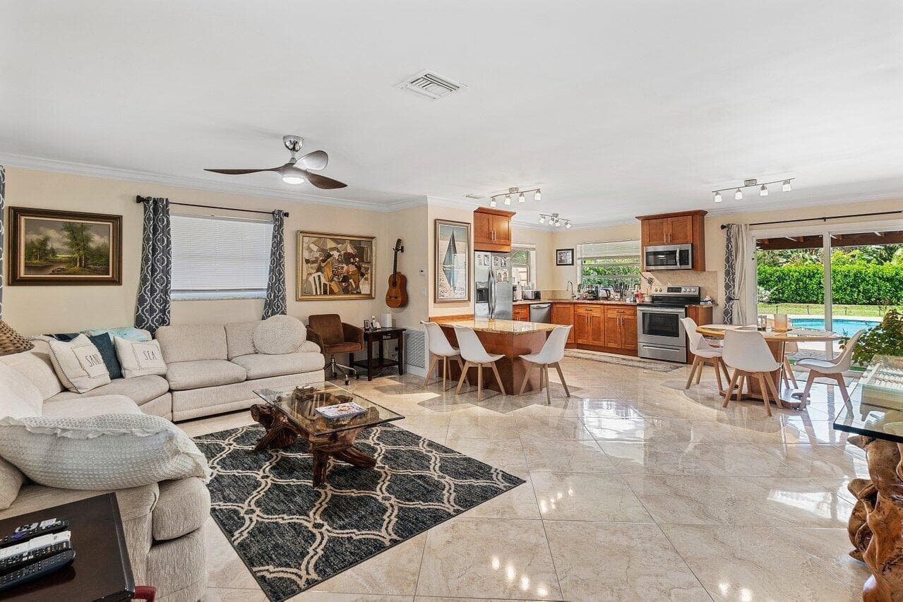 1650 NE 3rd Avenue, Delray Beach, FL 33444 9