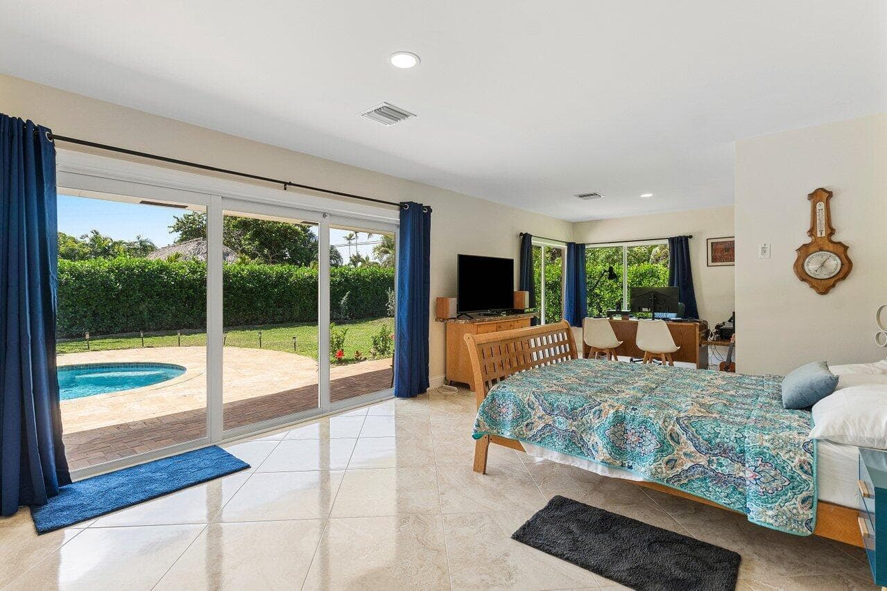 1650 NE 3rd Avenue, Delray Beach, FL 33444 24