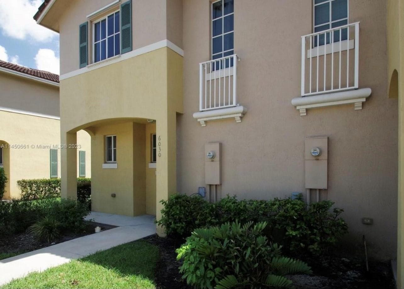 6030 SW 19th Place, North Lauderdale, FL 33068 7