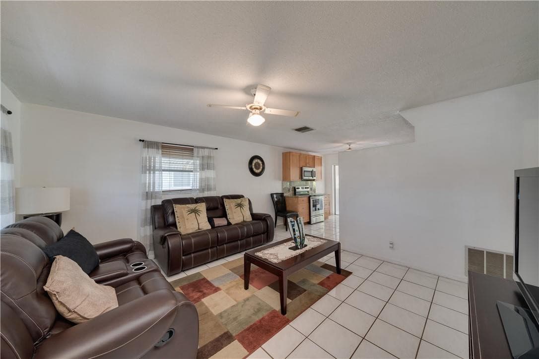 4401 NW 47th Street, Tamarac, FL 33319 7