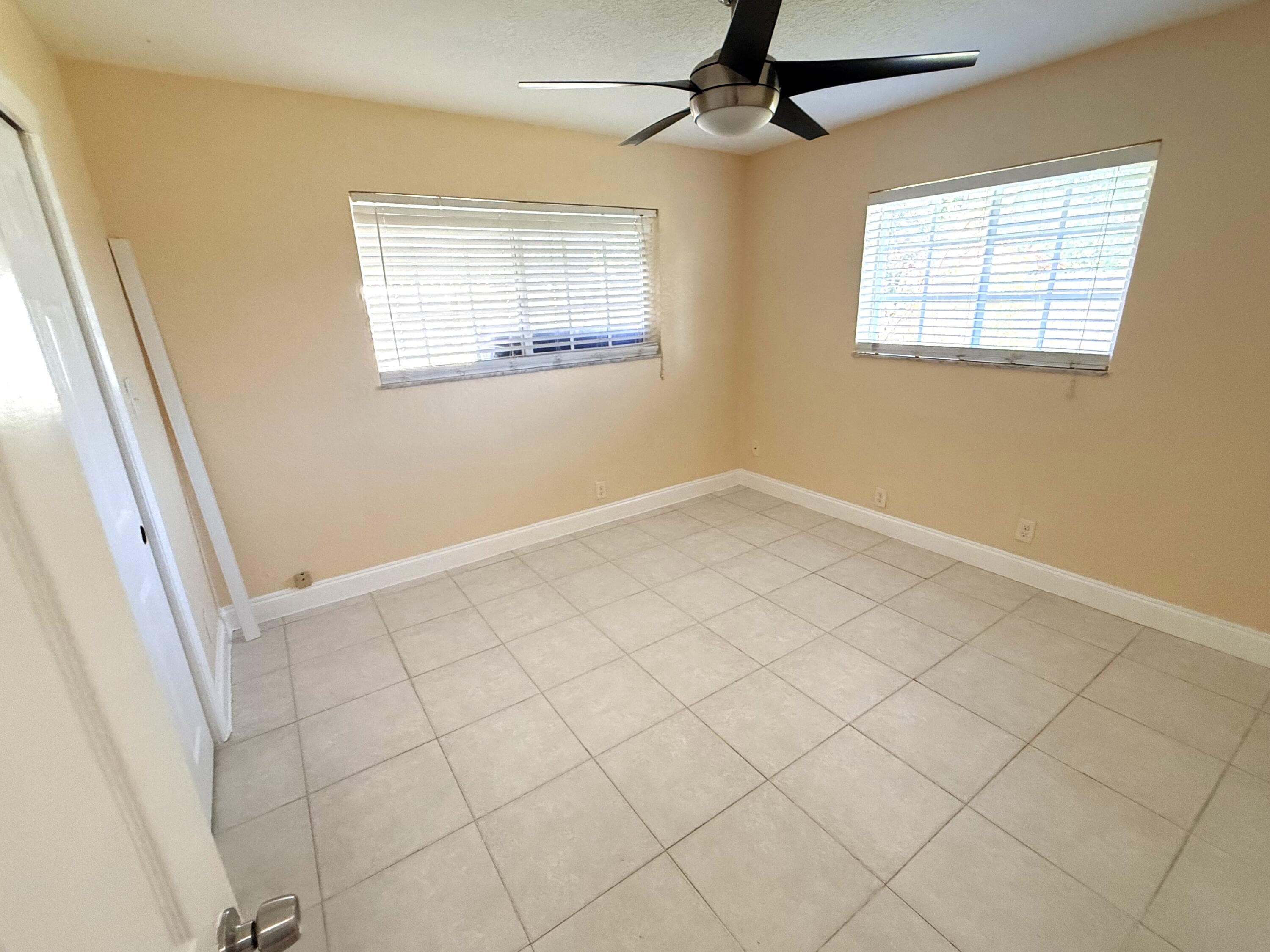 551 SE 15th Street W, Pompano Beach, FL 33062 4