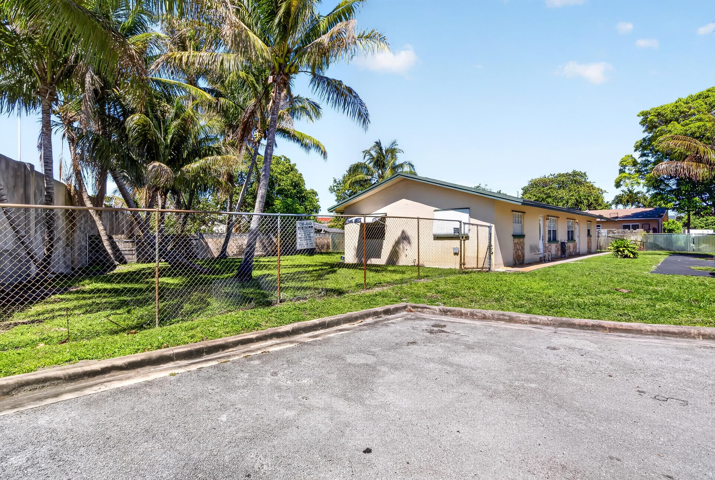 121 NW 56th Court 1-2, Oakland Park, FL 33309 3