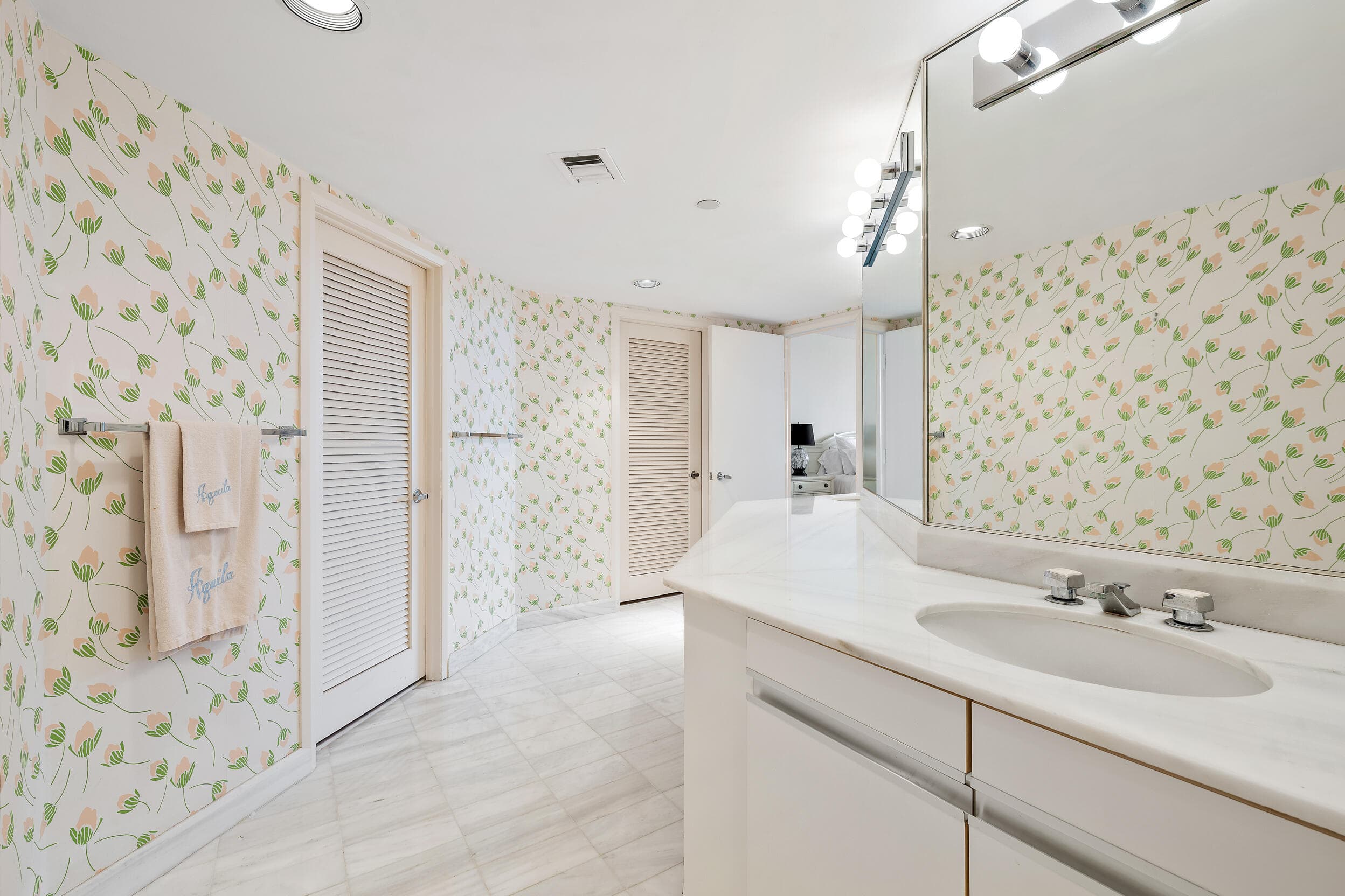 100 Lakeshore Drive 354, North Palm Beach, FL 33408 8