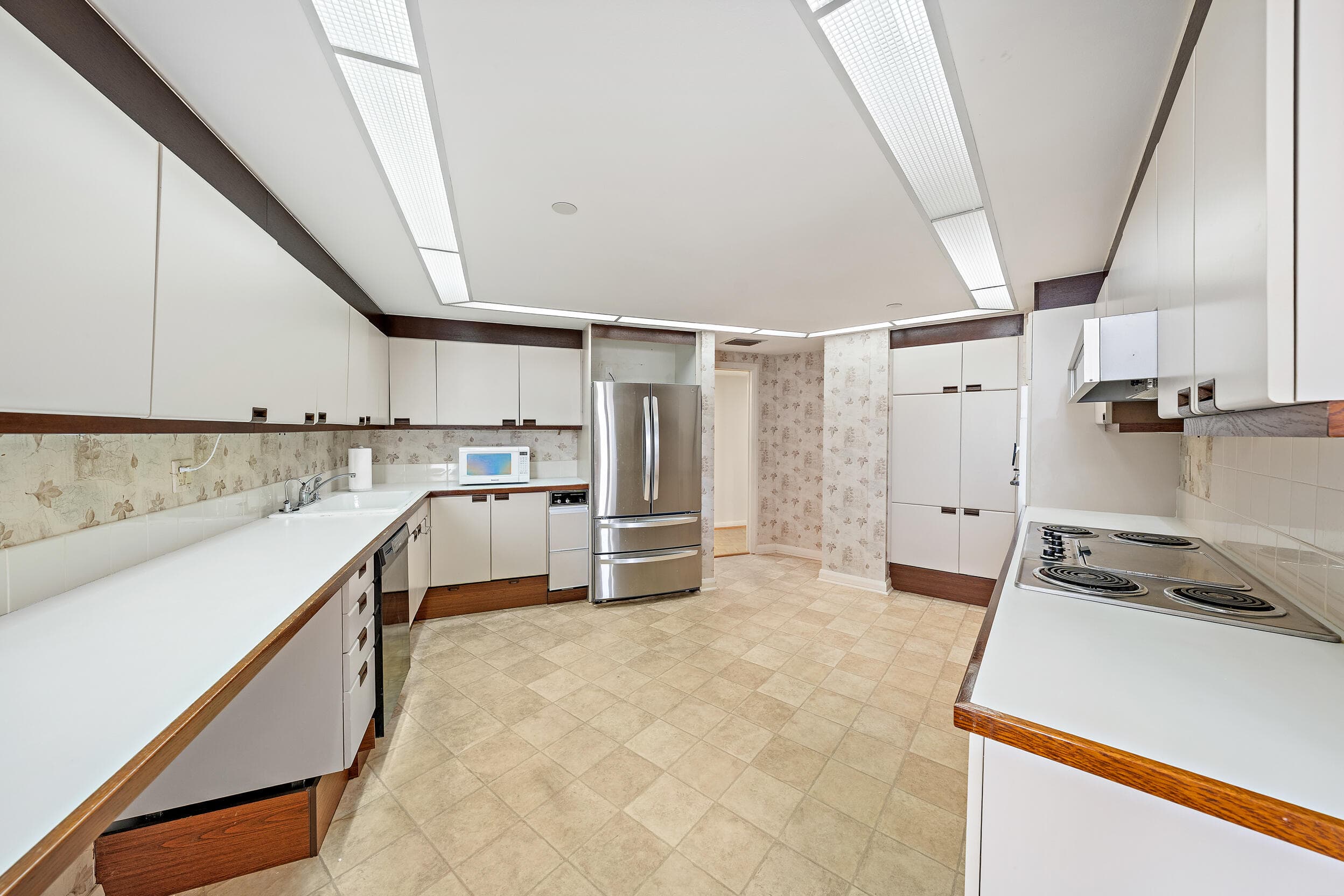100 Lakeshore Drive 354, North Palm Beach, FL 33408 14