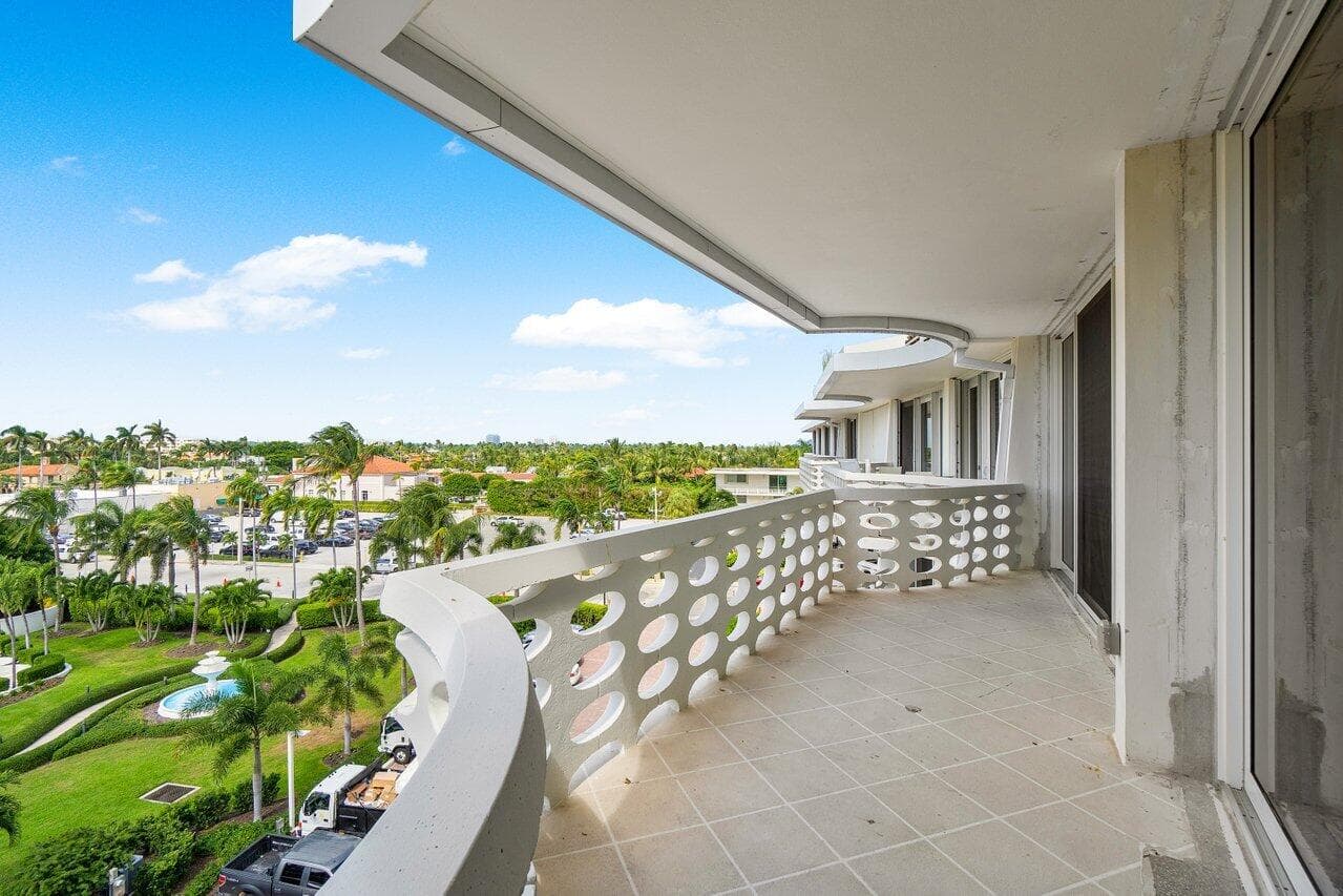 130 Sunrise Avenue 616, Palm Beach, FL 33480 21