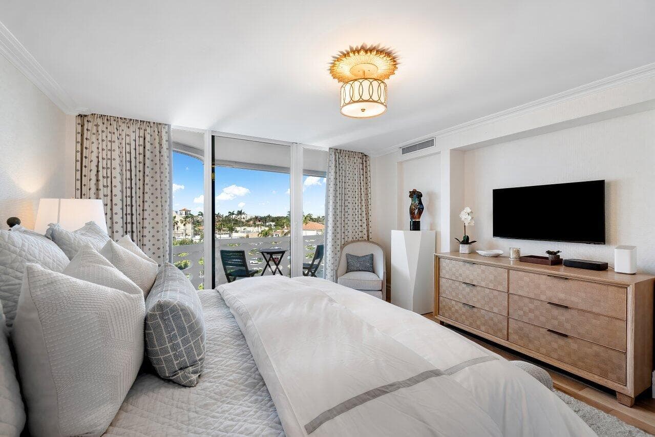 130 Sunrise Avenue 616, Palm Beach, FL 33480 14