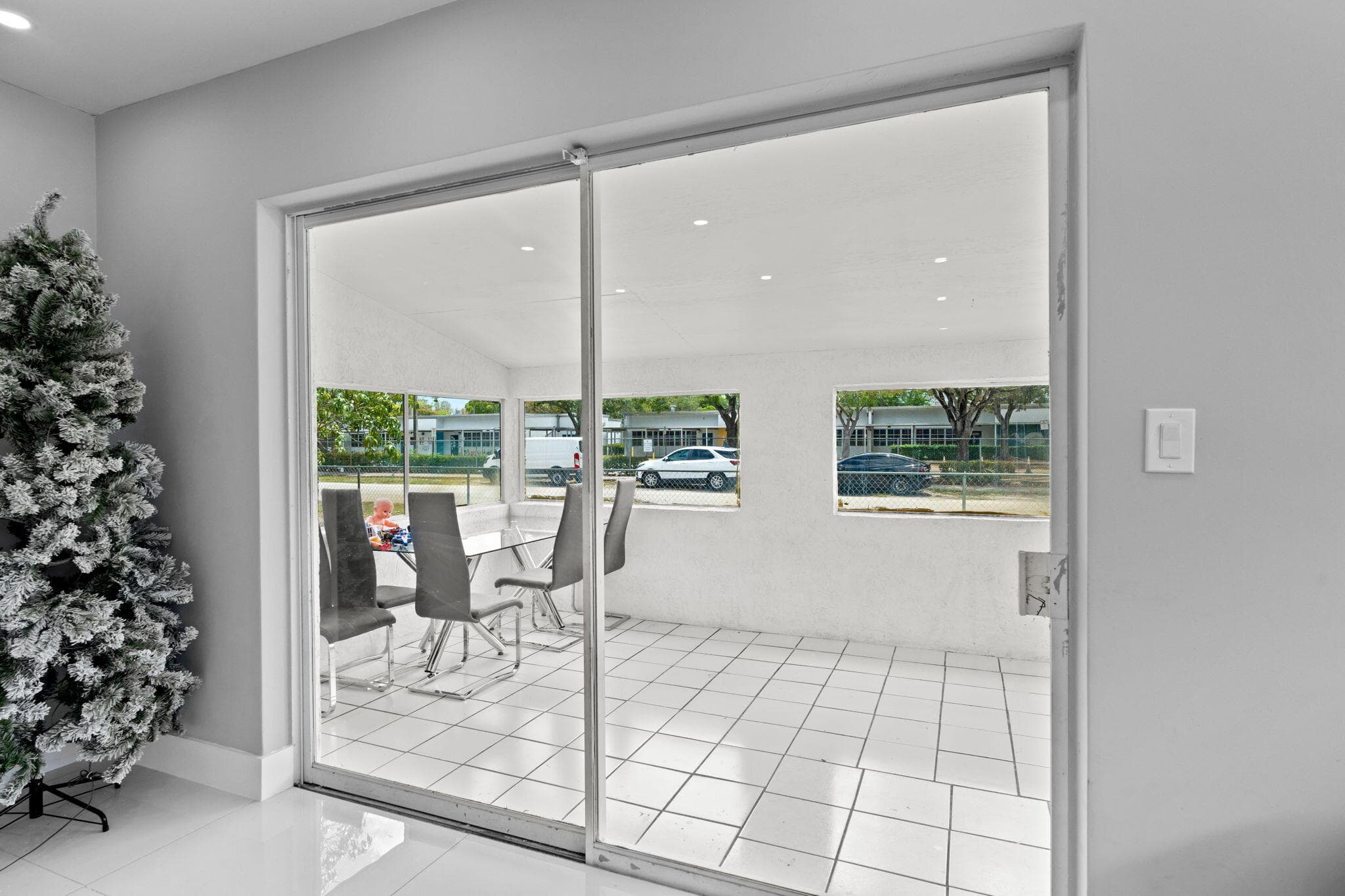 670 SW 29th Avenue, Fort Lauderdale, FL 33312 24
