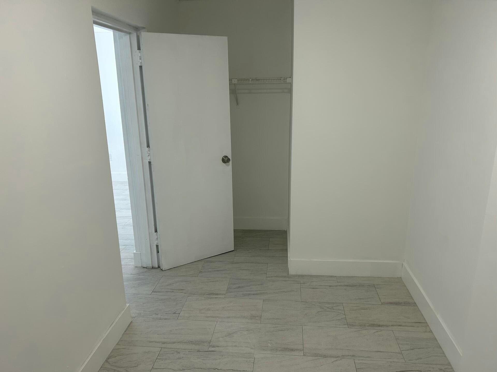 701 N Pine Island Road 304, Plantation, FL 33324 23