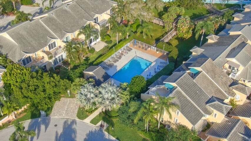 1000 Us-1 805, Jupiter, FL 33477 26