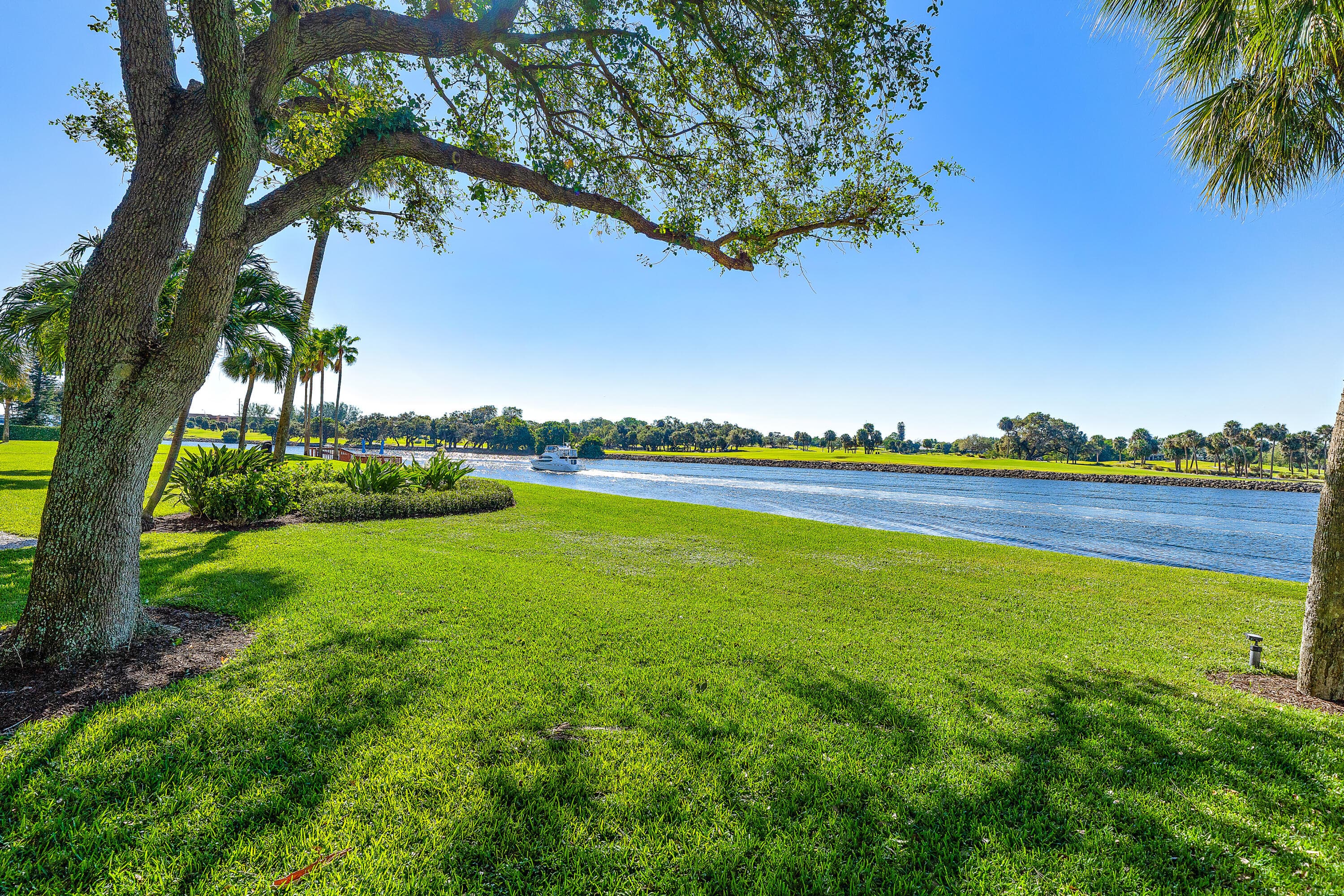 356 Golfview Road 903, North Palm Beach, FL 33408 40