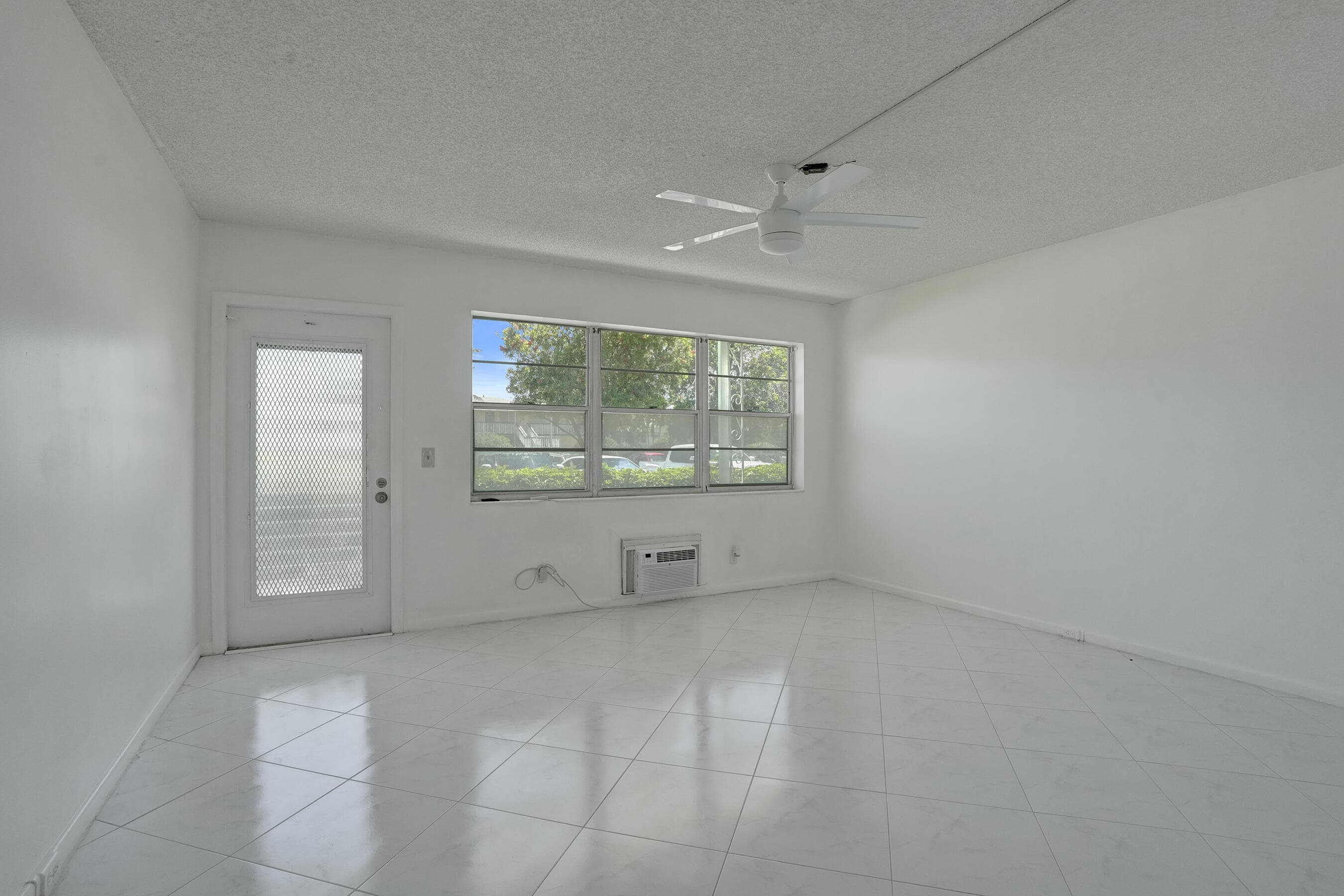 392 Durham Circle M, Deerfield Beach, FL 33442 3