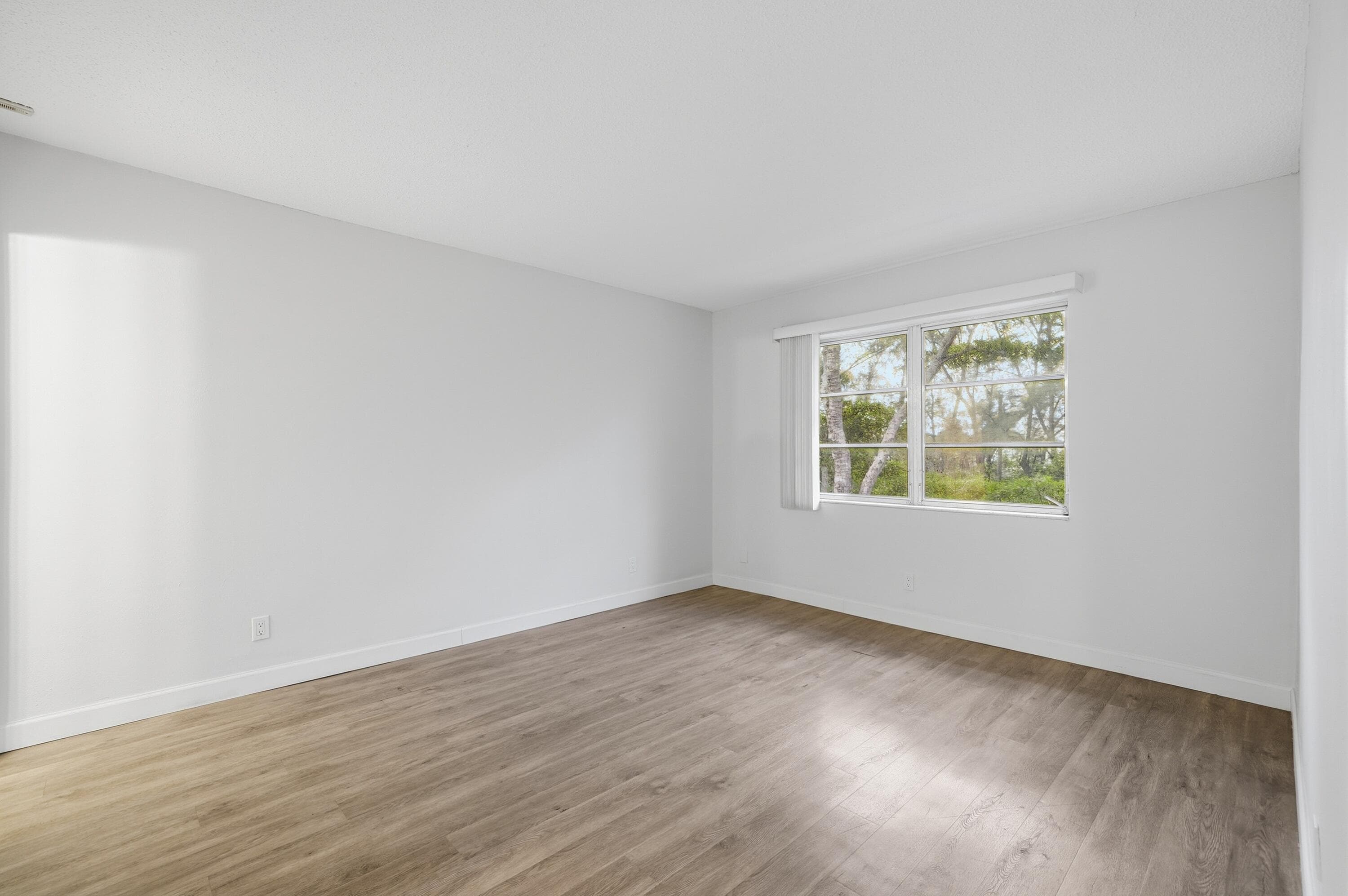 1400 NE 57th Street 304, Fort Lauderdale, FL 33334 10