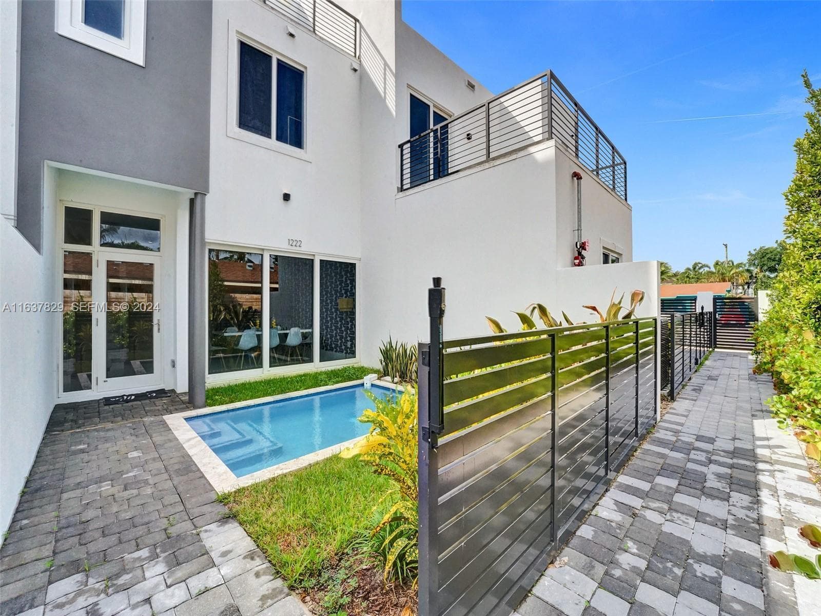 1222 NE 15th Avenue, Fort Lauderdale, FL 33304 7