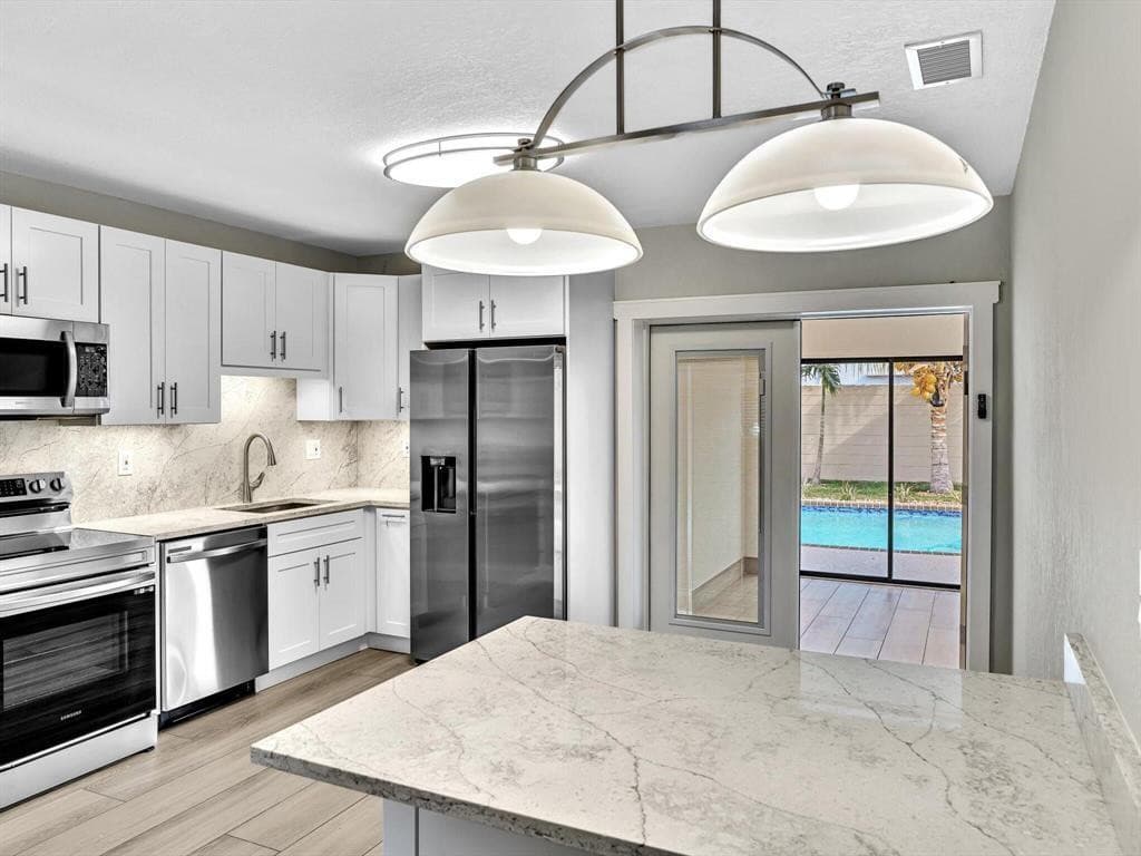 541 NE 18th Street, Boca Raton, FL 33432 5